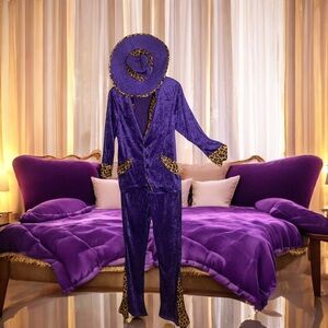 Men’s California costume collections purple velvet “pimp” Halloween suit/hat. M
